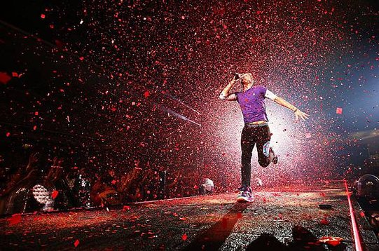 coldplay-performs-in-Sydney-dec-2016-billboard-1548