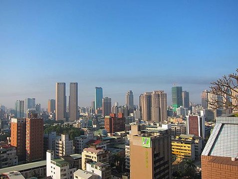 800px-Taichung_skyline_on_a_clear_day