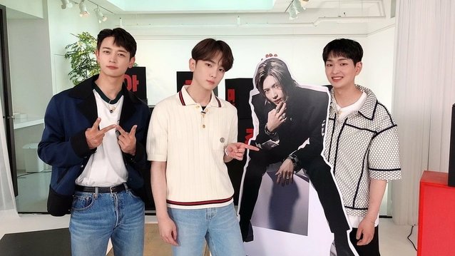 210710 NetflixKorea-SHINee2.jpg