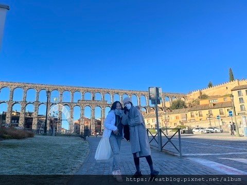 西班牙Spain ｜歐洲冬天景點衣服穿搭、圍巾、鞋襪＠Cec