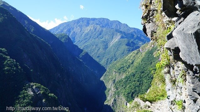 錐麓斷崖