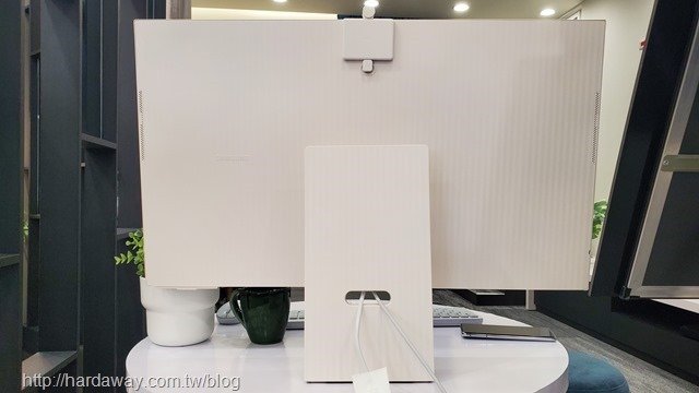 Samsung Smart Monitor M8