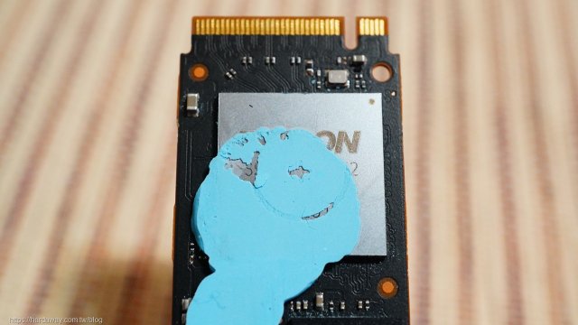 高速NVMe SSD