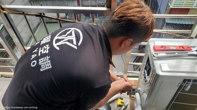 奧克斯空調壁掛式變頻冷暖冷氣機室外機安裝