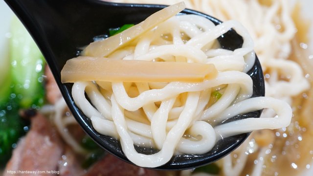 李掌櫃功夫製麵中山店炙燒豚肉酸菜麵