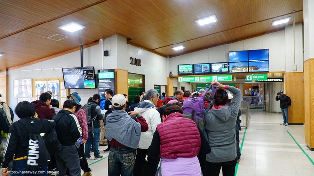 電鐵立山站搭立山登山纜車