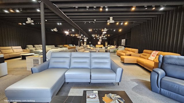 舒格登沙發新北大本營展示區