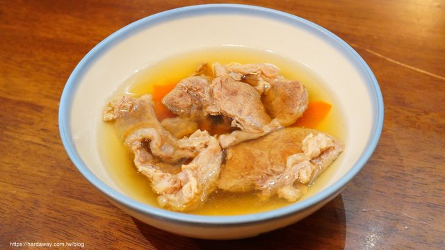 硬派主廚的軟嫩料理東門店手起刀落半筋半肉燉湯