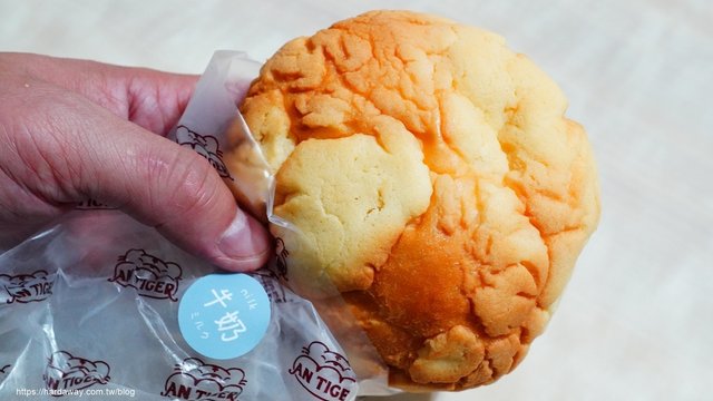 安太座烘焙坊滿餡牛奶菠蘿