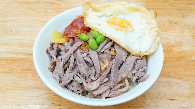 鐘點棧當歸鴨台北樂華夜市總店鴨肉飯加荷包蛋