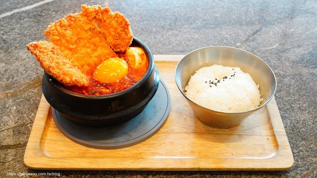 KATZ卡司韓藝料理美術園道店辣味嫩豆腐鍋搭炸豬排