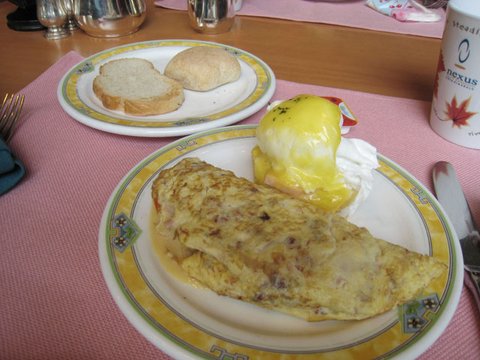 第四天_麵包+歐姆蛋+班迪克蛋