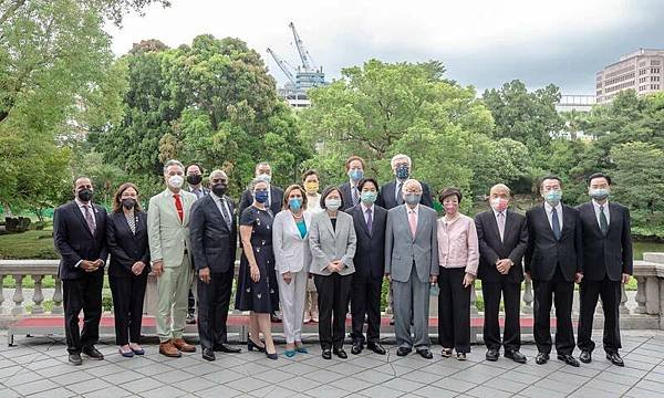 美國眾議院議長裴洛西（Nancy Pelosi）2日晚間10