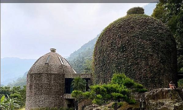 橫山內灣「槑齋」古印度佛窟式建築台灣唯一的佛教洞窟綠建築-主