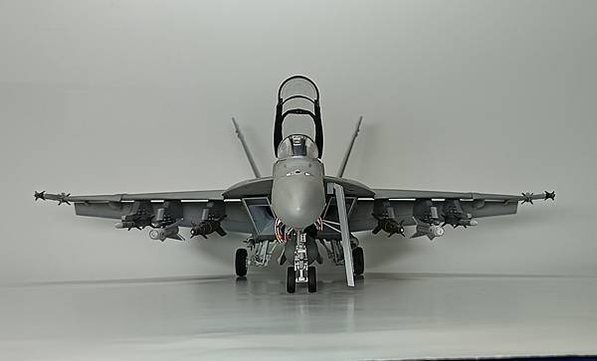 MENG 1/48 F/A-18F SUPER HORNET