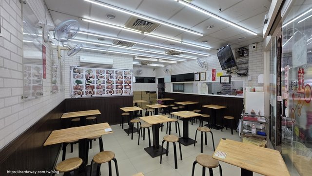 鐘點棧當歸鴨台北樂華夜市總店用餐區