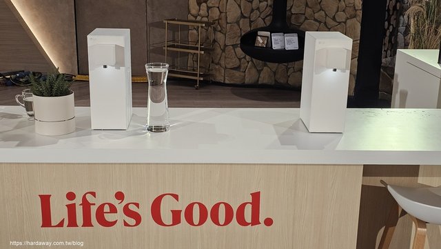 LG PuriCare桌上型瞬熱飲水機WD210MN跟桌上型淨水器WD110MN