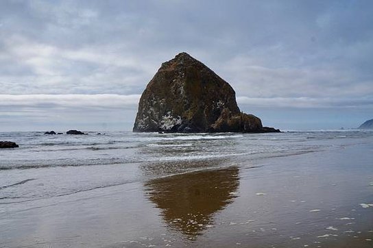 奧瑞岡州西北角海岸著名的Cannon Beach OR