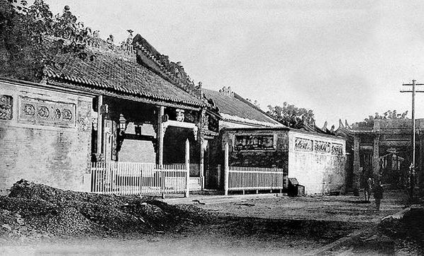 台南兩廣會館位於臺灣府城龍王廟街，建於清朝光緒三年（1877