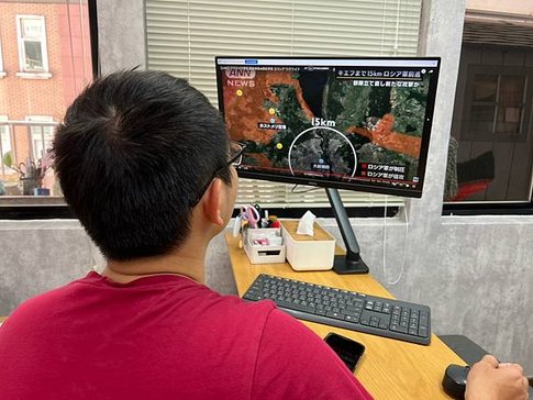 【我說那個太太呢】Ergotron MXV電腦螢幕支架安裝-前後對比