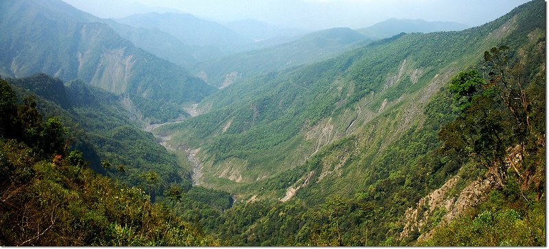 北大武山步道俯瞰瓦魯斯溪