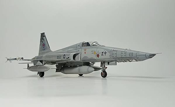 AFV 1/48 RF-5E Tiger ll 虎眼式偵察機