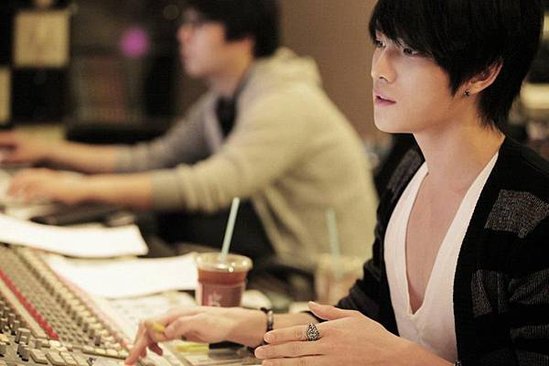 120416 JYJ Official FB