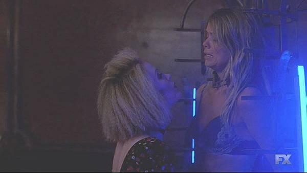 American.Horror.Story.S05E01.REPACK.720p.HDTV.x264-KILLERS.mkv_20151012_120801.671.jpg