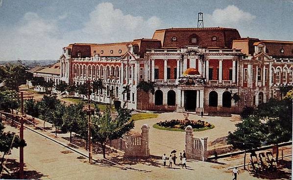 1890s年清朝廣州三品官全家在美國合照，氣勢十足+看不清他