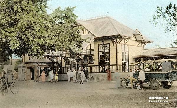 日本時代初期臺南大東門(迎春門)影像數位上色，城門外還可見到