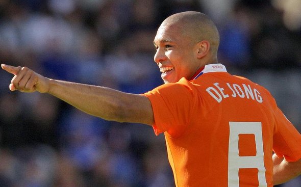 Nigel-de-Jong-Holland-Man-City.jpg