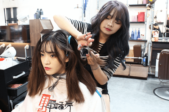 台中接髮推薦髮廊【電話亭Hair Salon】真人髮片無痕接