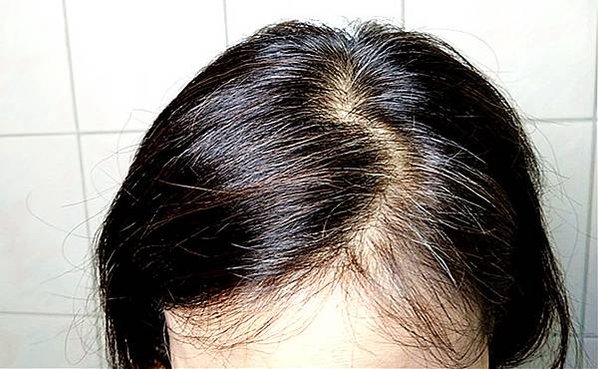 蓋白髮自助泡沫染開箱｜【SOFEI 舒妃】馬油添加柔護泡沫染