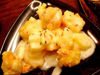 鳳梨蝦球180元