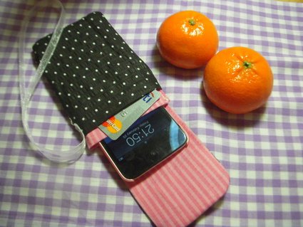 20110225 Cellphone pouch3.jpg