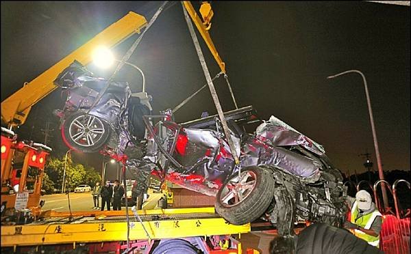 台中汽機車免押車 房屋 土地 借款 車禍 自撞