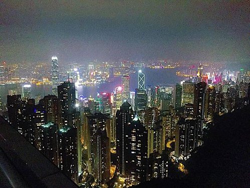 山頂凌霄閣夜景