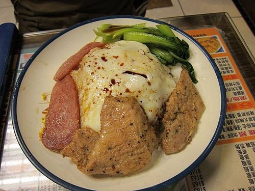 豬排餐肉煎蛋飯