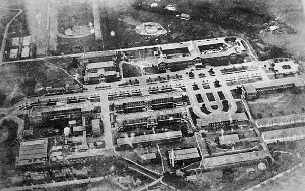 1890s年清朝廣州三品官全家在美國合照，氣勢十足+看不清他