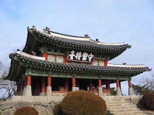 丙子之役指的是1636年至1637年之間清軍入侵朝鮮國的事件