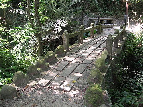 南庄地區，原是賽夏族的居住地，粵人黃祈英，在斗煥坪進入南庄開