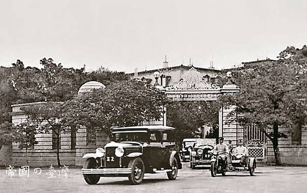 車廳（車寄）-車寄（門廊）馬車門廊-最早出現於17世紀晚期、