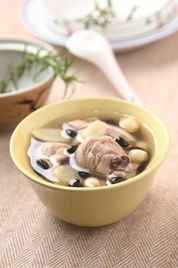 0511黑豆蓮子雞.jpg