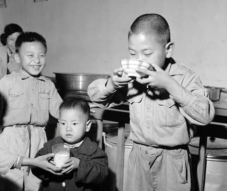 麵粉袋首次出現，是二戰後的1951-1965美援年代-美援時