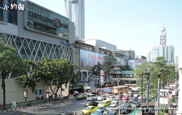 Central World Department Store Bangkok.jpg