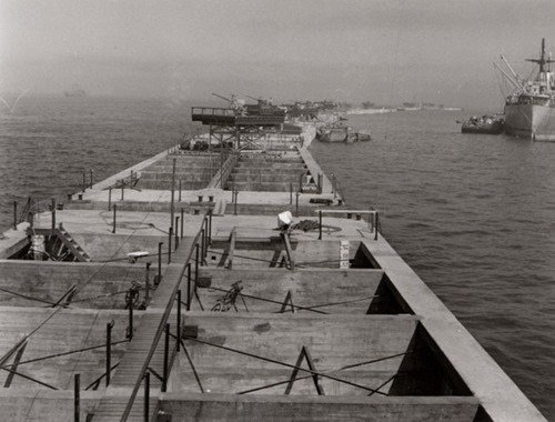 黃金海灘與桑葚人工港 Gold Beach and Mulberry Harbour