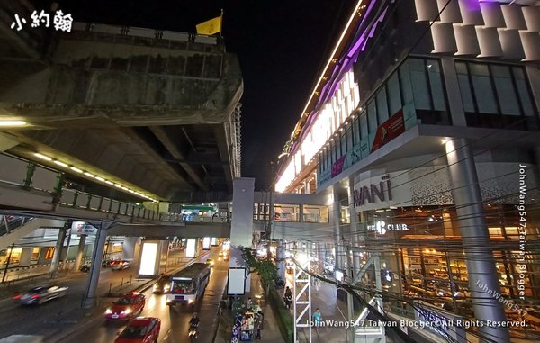 Avani Sukhumvit Bangkok Hotel.jpg