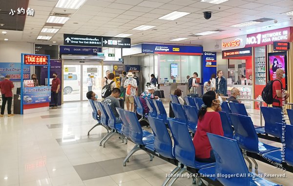清邁機場交通工具-小巴士minivan.jpg
