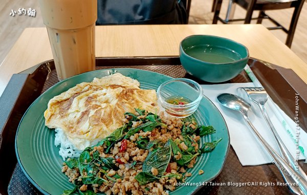 Imm Rice &amp; Noodles Suvarnabhumi Airport Pork Basil rice2.jpg