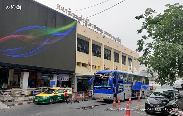 曼谷東巴士站Ekkamai Bus Terminal搭大巴士到芭達雅Pattaya.jpg